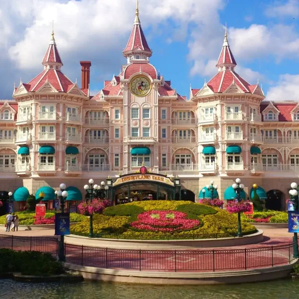Paris Rüyası ile Disneyland Büyüsü Turu (CDG-CDG)  