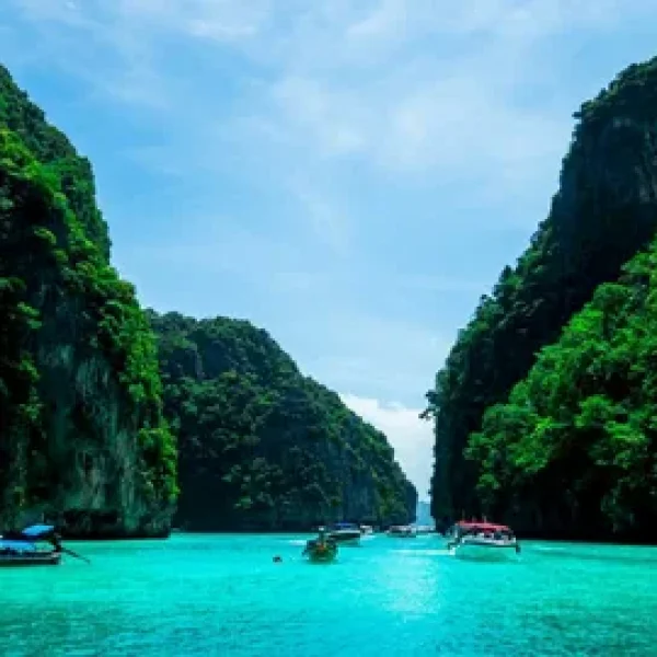 Bir Uzak Bin Deneyim Turu (BKK-HKT)