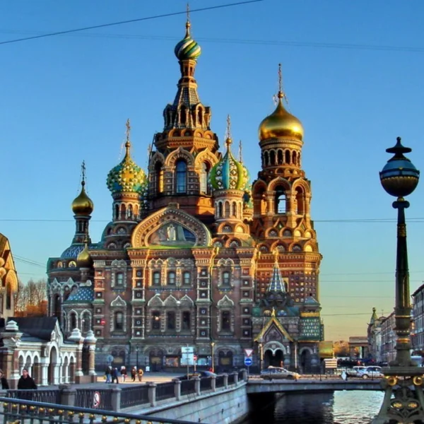 Kral & Kraliçe : Moskova & St.Petersburg (LED-VKO) 